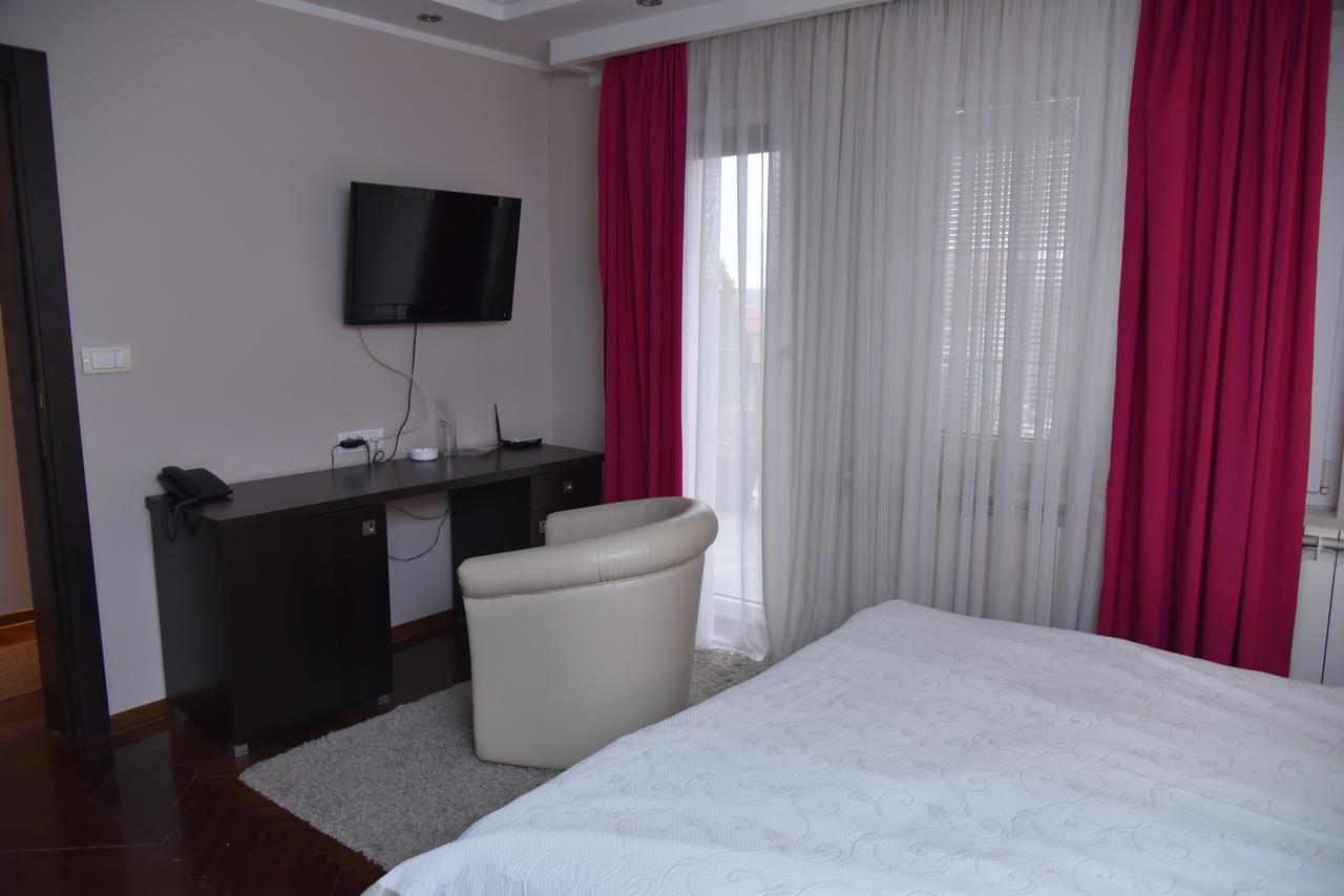 B&B Park Sremcica Extérieur photo