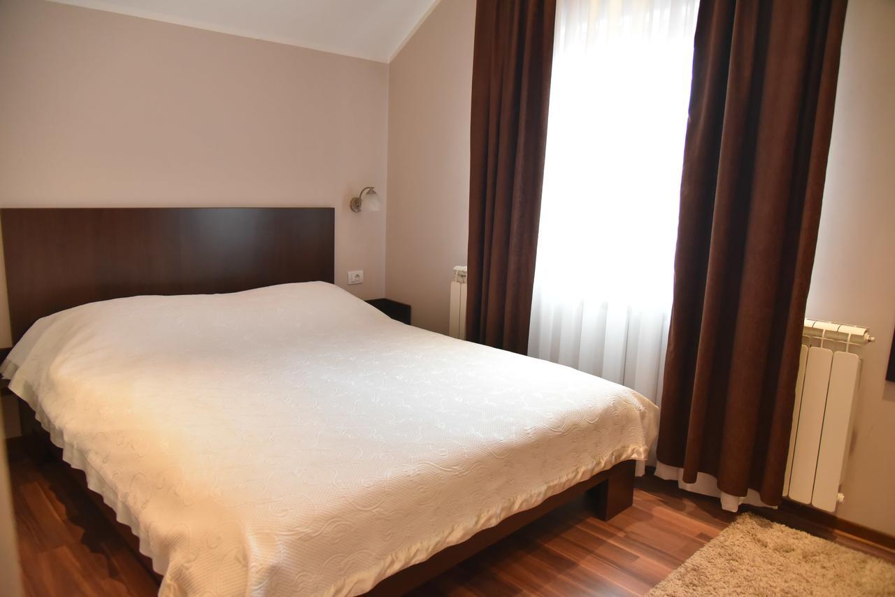 B&B Park Sremcica Extérieur photo