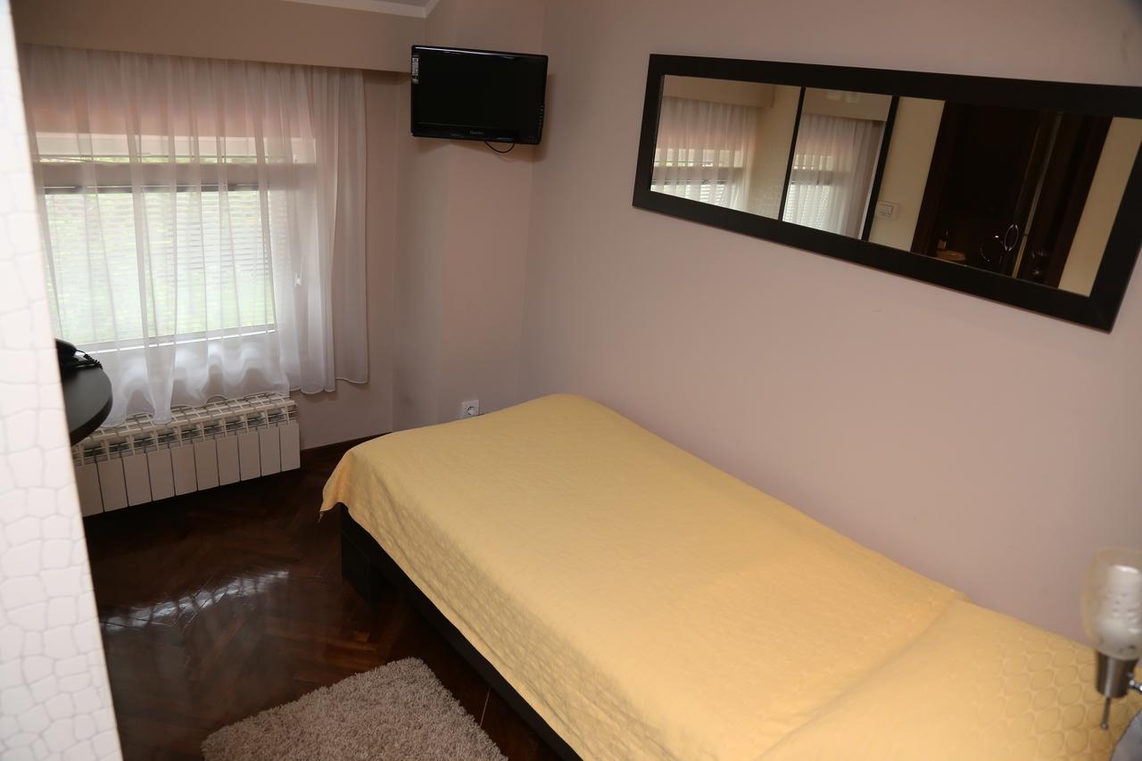 B&B Park Sremcica Extérieur photo