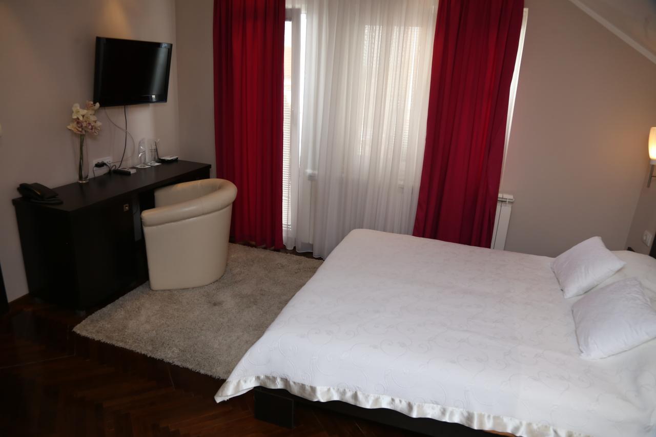 B&B Park Sremcica Extérieur photo